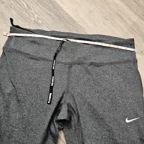 Like New Nike Capri Buttery Soft Leggings - Picture 11 of 13
